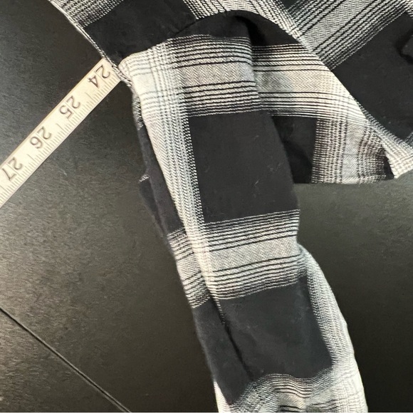 Universal Thread Flannel Plaid Belted Dress Sz Large knee length Black White - Picture 5 of 7